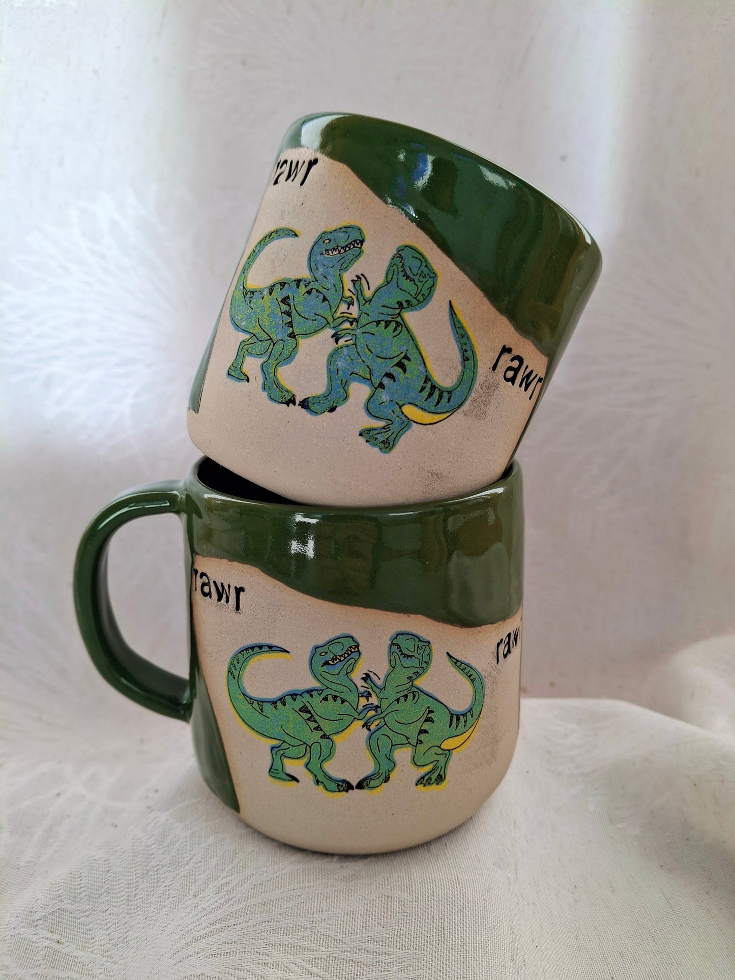 Slap fighting T- Rexes Mug